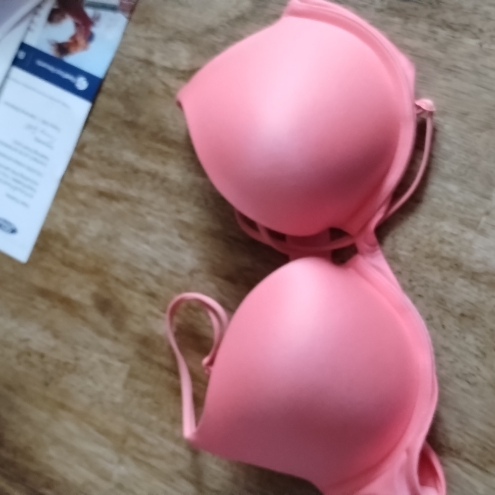VS Victoria’s Secret Bra